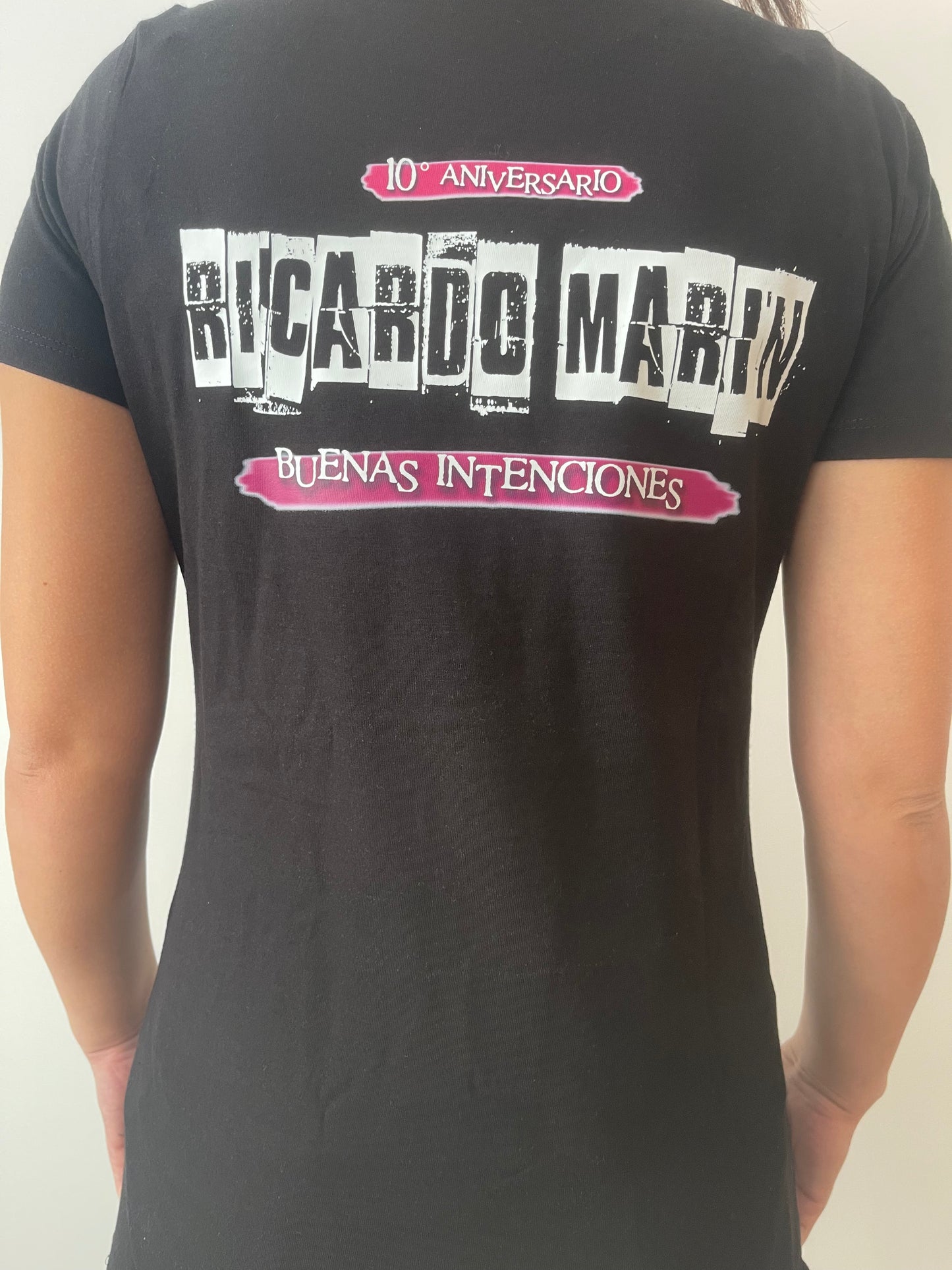 Camiseta Mujer 10º aniversario Buenas Intenciones de RICARDO MARÍN NEGRA