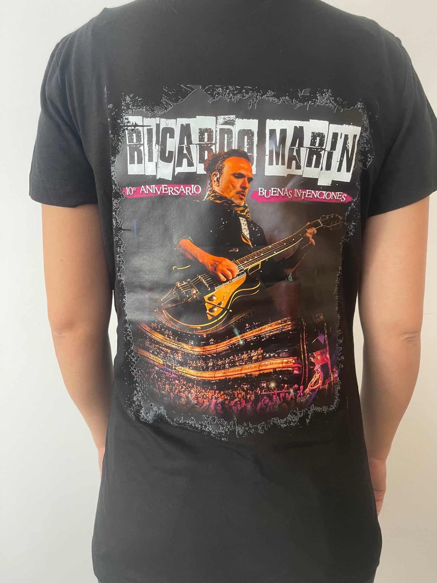 Camiseta Mujer 10º aniversario Buenas Intenciones de RICARDO MARÍN NEGRA
